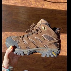 Merrell men’s hiking/shoes. Size 8. Never worn